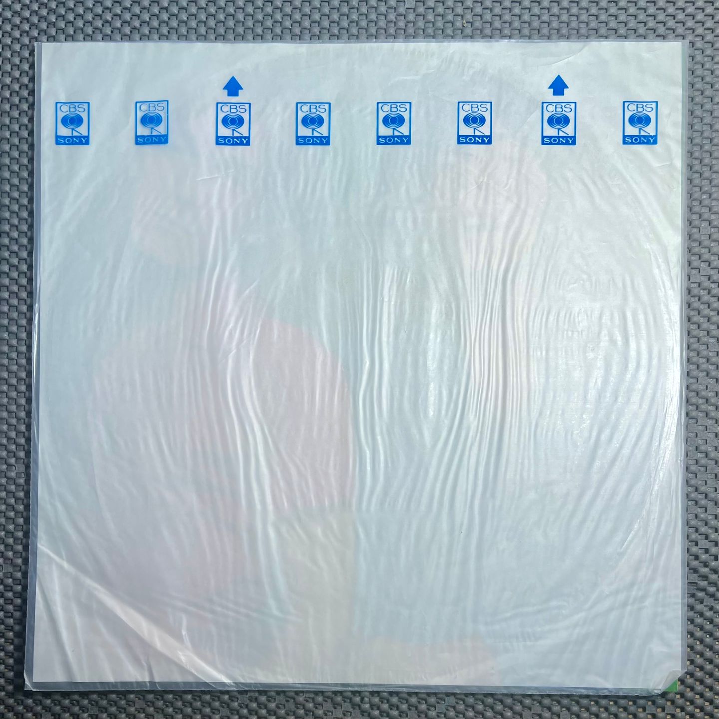 Cheap Trick - In Color [Vinyl LP - 1st Japan Press - 1977 - Epic - 25AP 728 - NM/EX - No Obi, with Insert] Rock | Epic (25AP 728) - 6