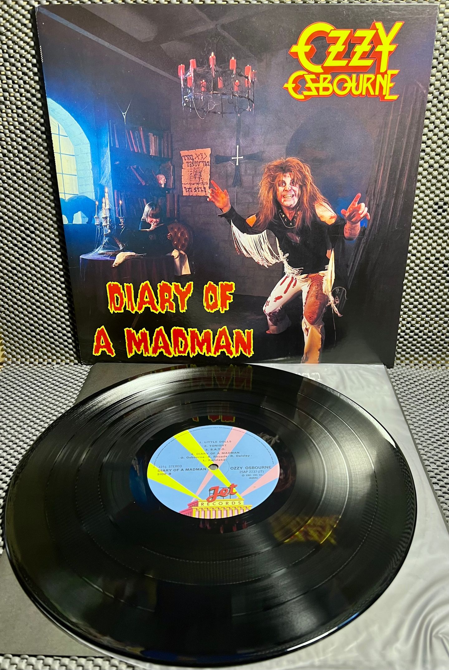 Ozzy Osbourne - Diary Of A Madman [Vinyl LP - 1st Japan Press - 1981 - 25AP 2237 - NM/NM] Heavy Metal | Jet Records (25AP 2237) - 2