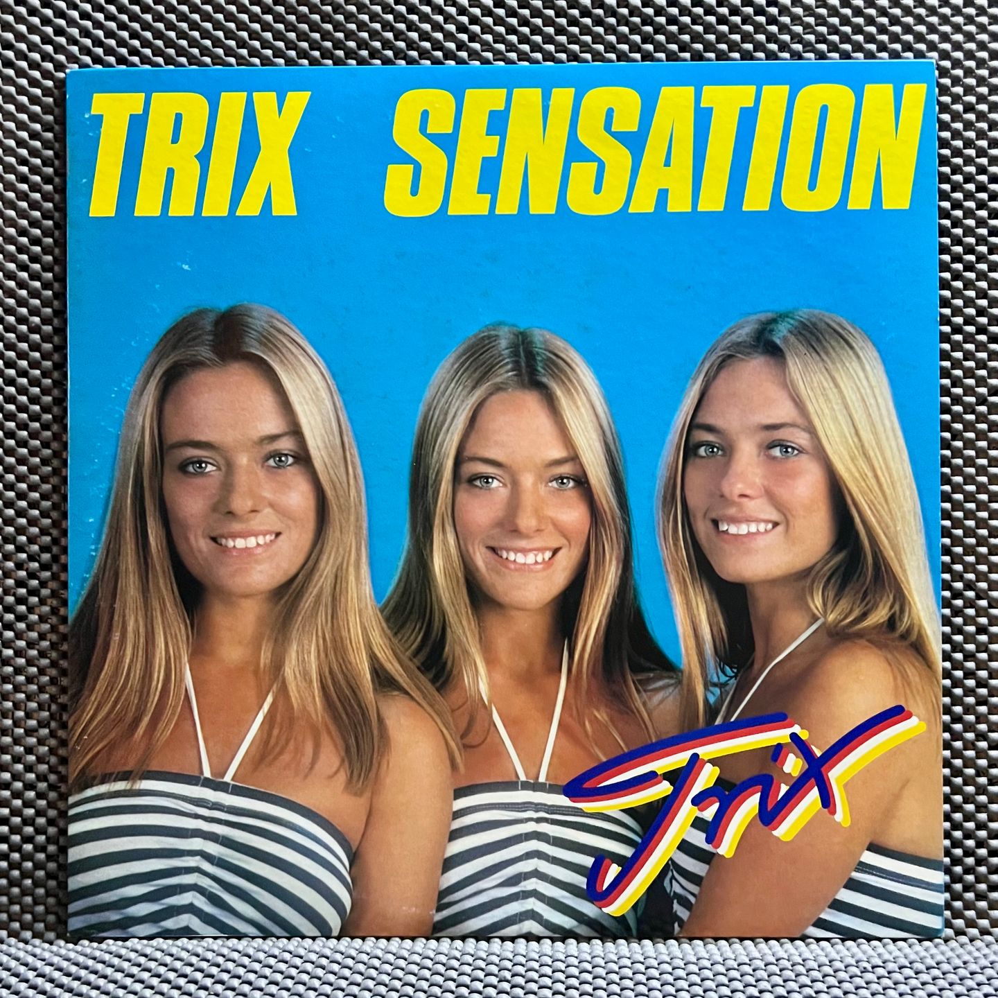 Trix - Sensation [Vinyl LP - 1st Japan Press - 1981 - 25AP 2090 - Mint/NM] Pop | CBS/Sony (25AP 2090)