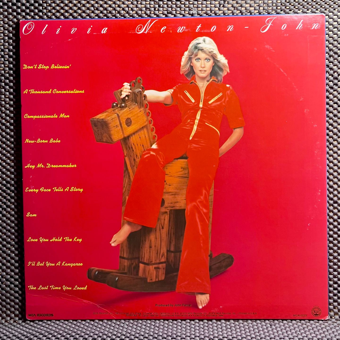 Olivia Newton-John - Don't Stop Believin' [Vinyl LP - 1st US Press - 1976 - MCA-2223 - EX to NM with OIS] Pop | MCA Records (MCA-2223) - 3