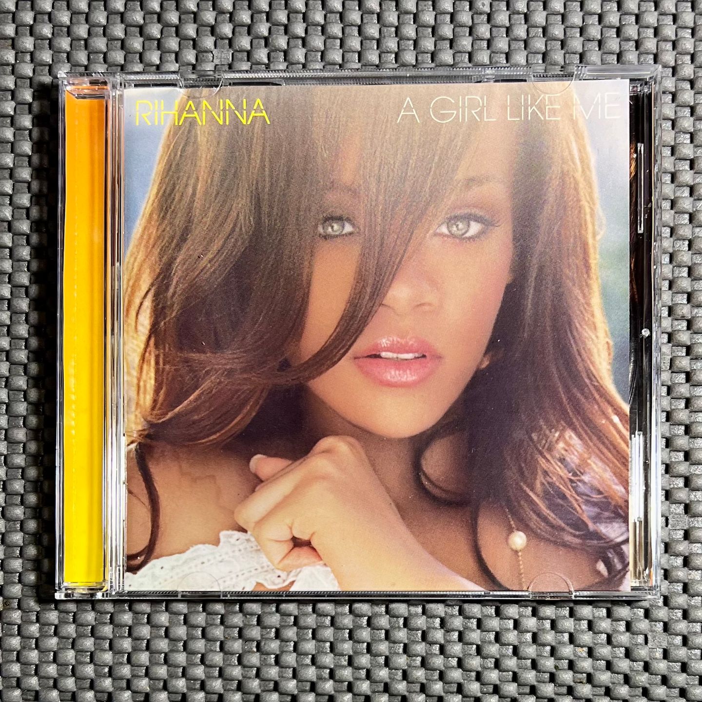 Rihanna - A Girl Like Me | Island Def Jam Music Group (987 857-7)