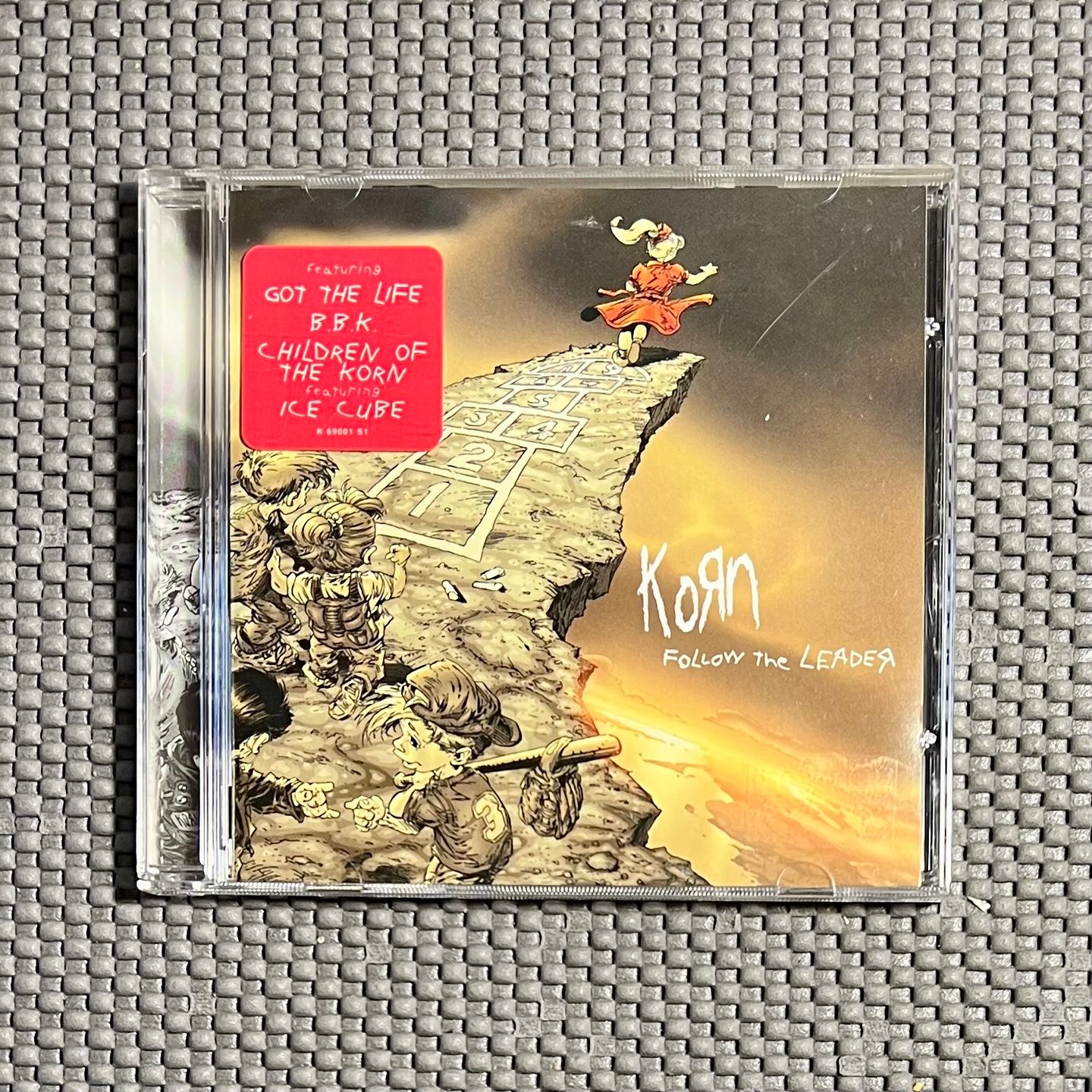 Korn - Follow The Leader [CD - 1st US Ed. - 1998 - Epic EK 69001 - Mint/NM] Nu Metal | Immortal Records (EK 69001) - main