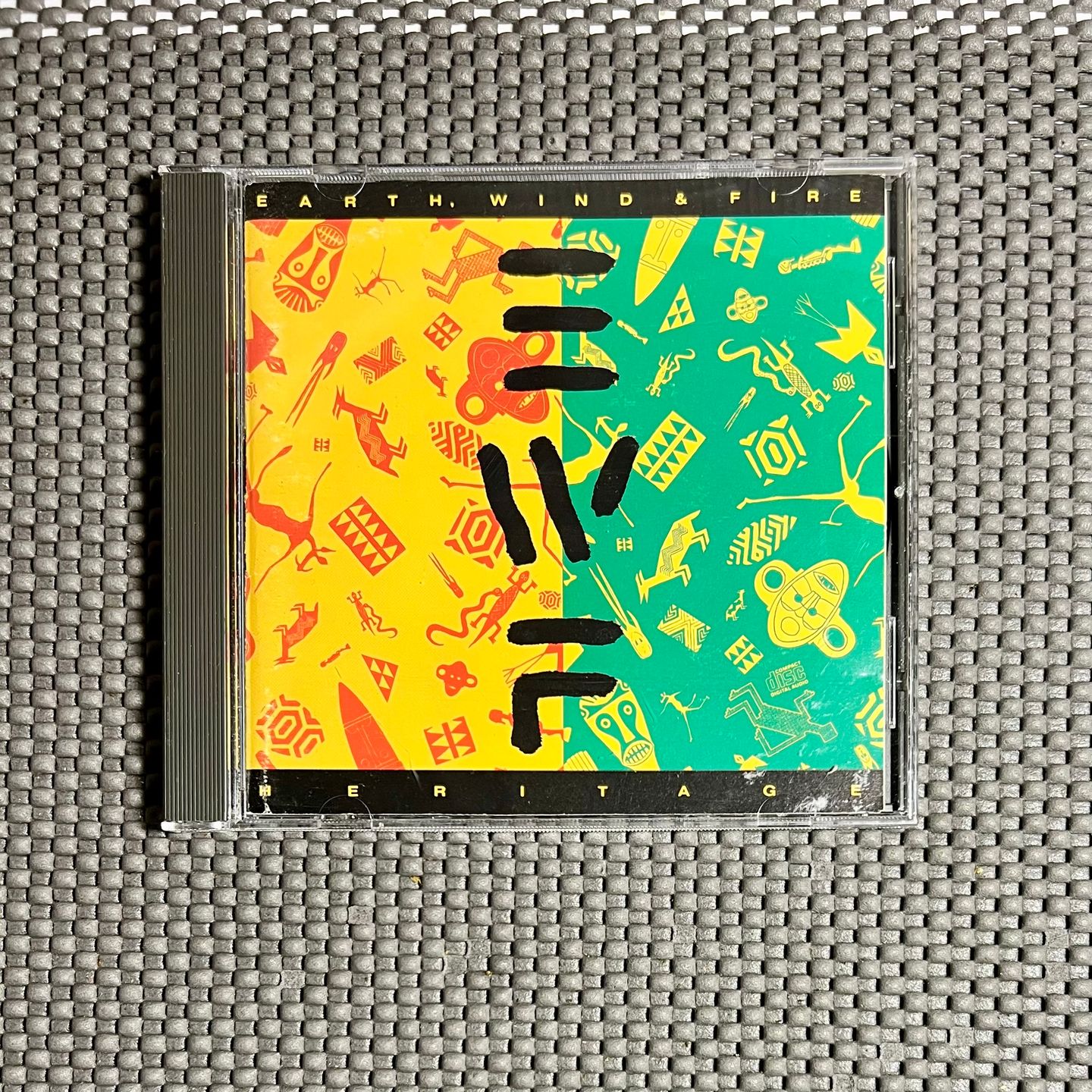 Earth, Wind & Fire - Heritage [CD - 1st US Press - 1990 - EX/EX] | Columbia (CK 45268) - main