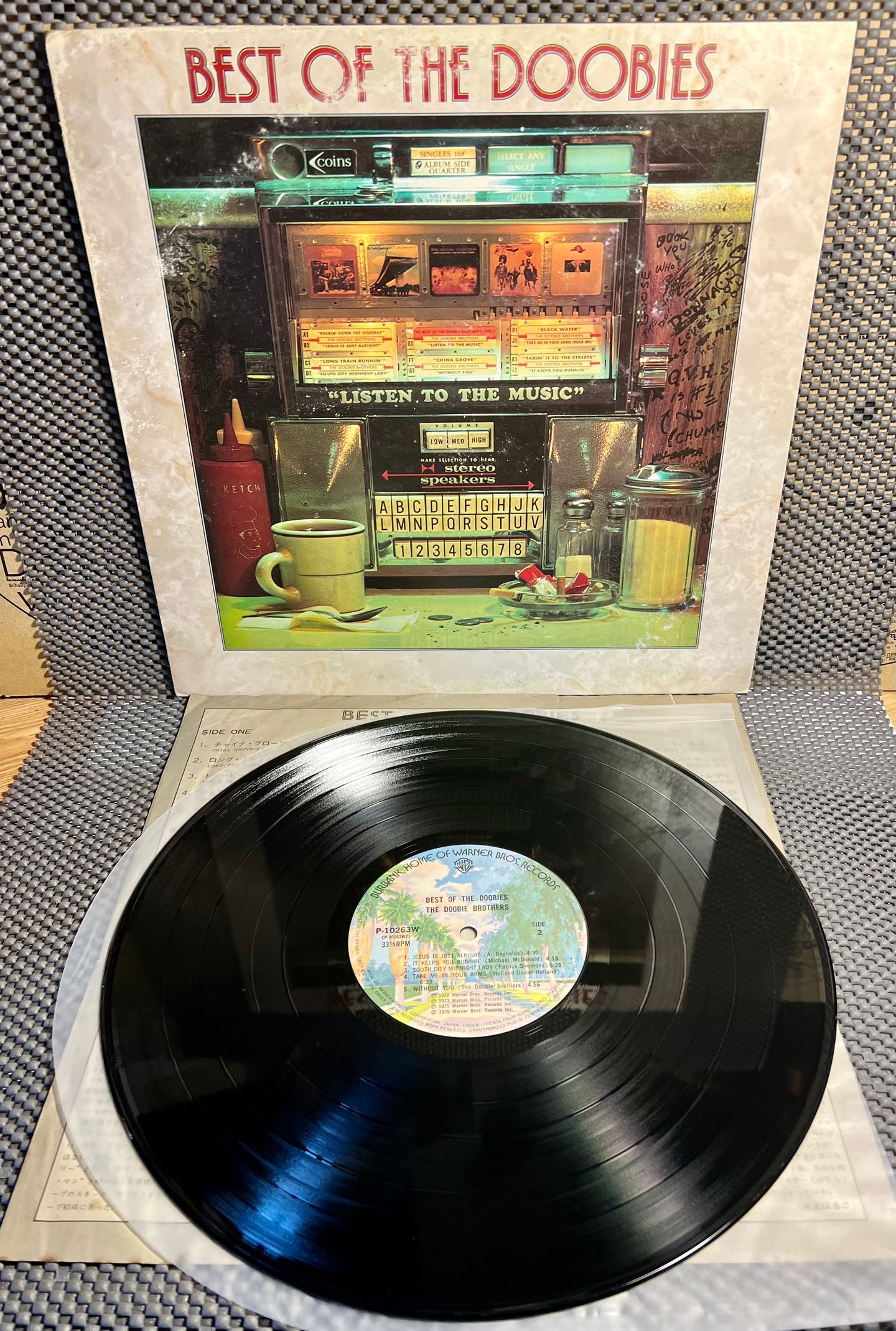 The Doobie Brothers - Best Of The Doobies [LP - 1st Japan Press - 1976 - NM/VG+] | Warner Bros. Records (P-10263W)