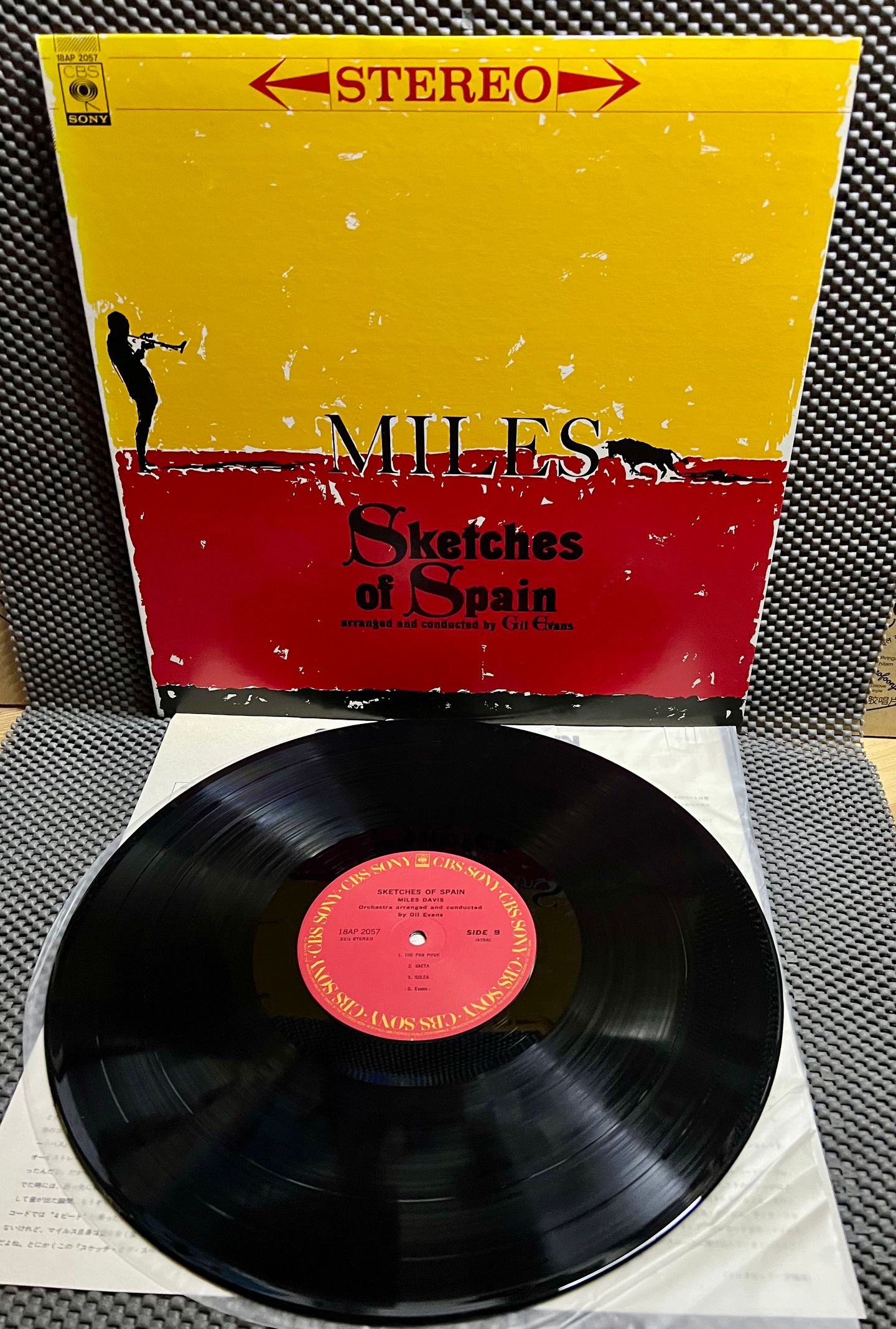 Miles Davis - Sketches Of Spain [Vinyl LP - Japan Press - 1981 - 18AP 2057 - Mint/NM] Jazz | CBS/Sony (18AP 2057) - 2