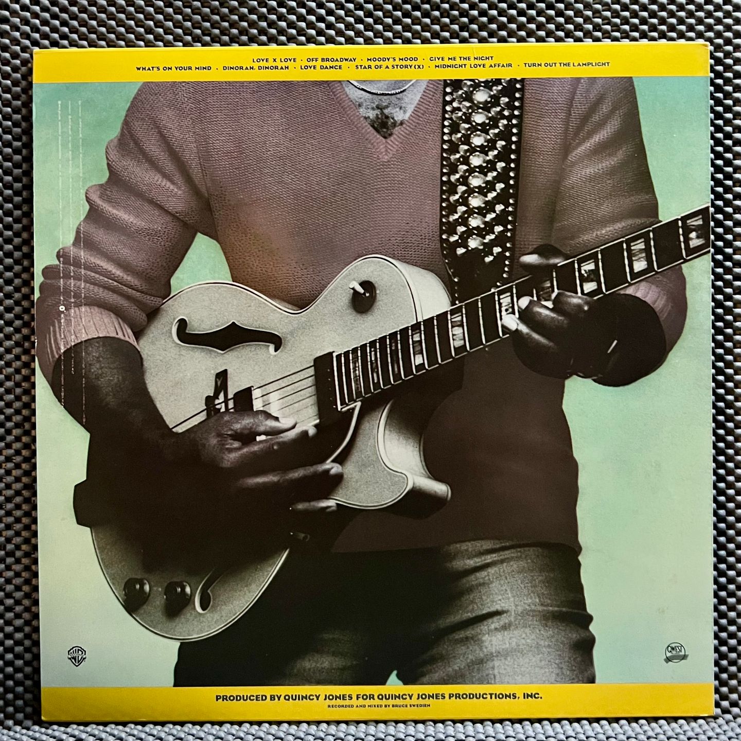 George Benson - Give Me The Night [Vinyl LP - 1st Japan Press - 1980 - P-10851W - NM to Mint] Jazz Funk | Warner Bros. Records (P-10851W) - 3