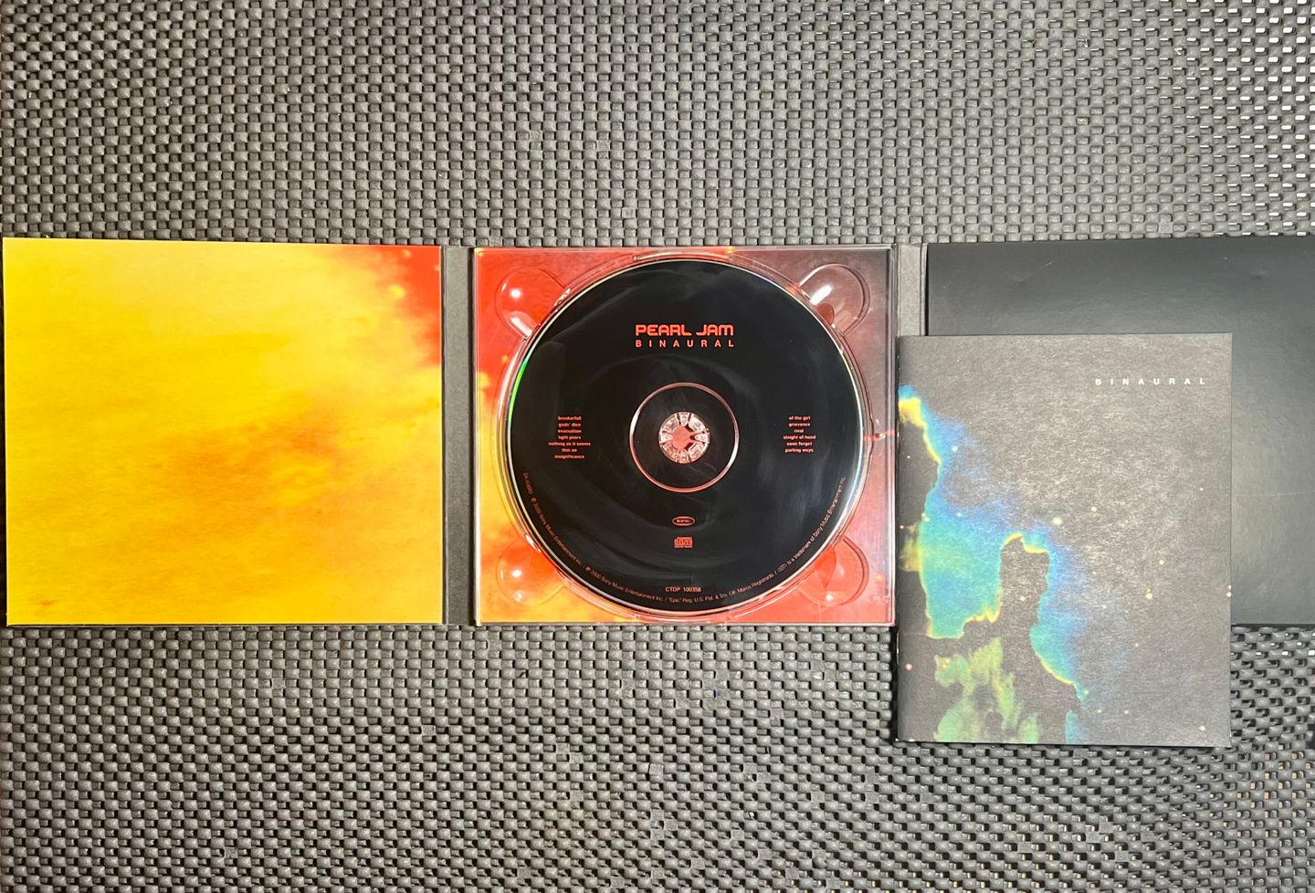 Pearl Jam - Binaural [CD - 1st US Press - 2000 - Mint / NM] | Epic (EK 63665) - 3