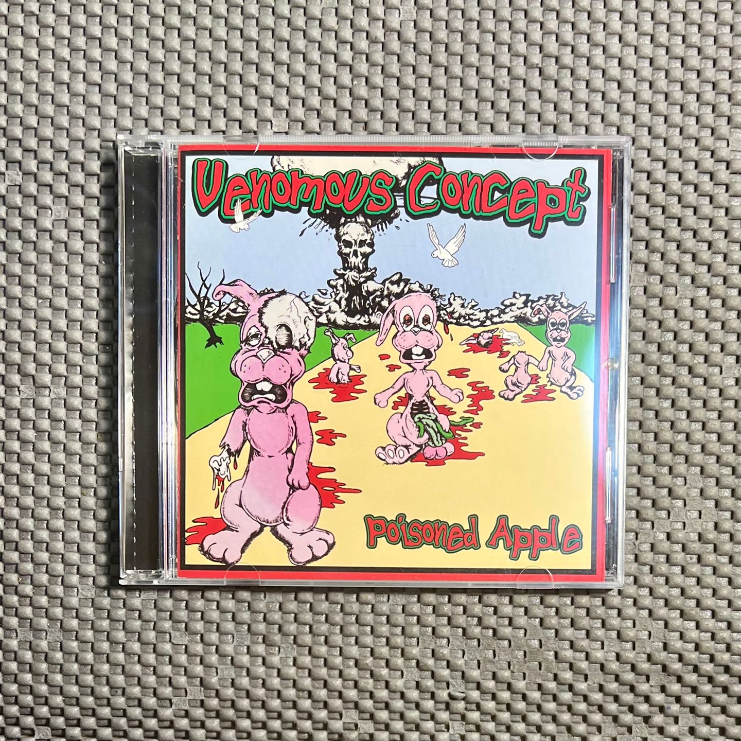 Venomous Concept - Poisoned Apple [CD - 1st Japan Ed. - 2008 - Toy's Factory TFCK 87443 - Mint - No Obi with Insert] Grindcore | Toy's Factory (TFCK 87443) - main