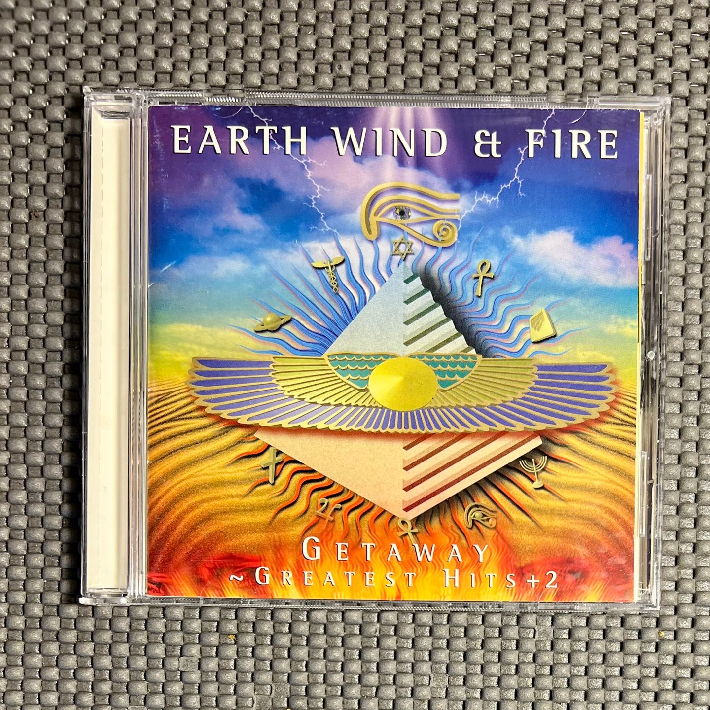 Earth, Wind & Fire - Getaway: Greatest Hits + 2 [CD - 1st Japan Press - 2003 - Mint/NM] | Sony Records Int'l (MHCP 36)