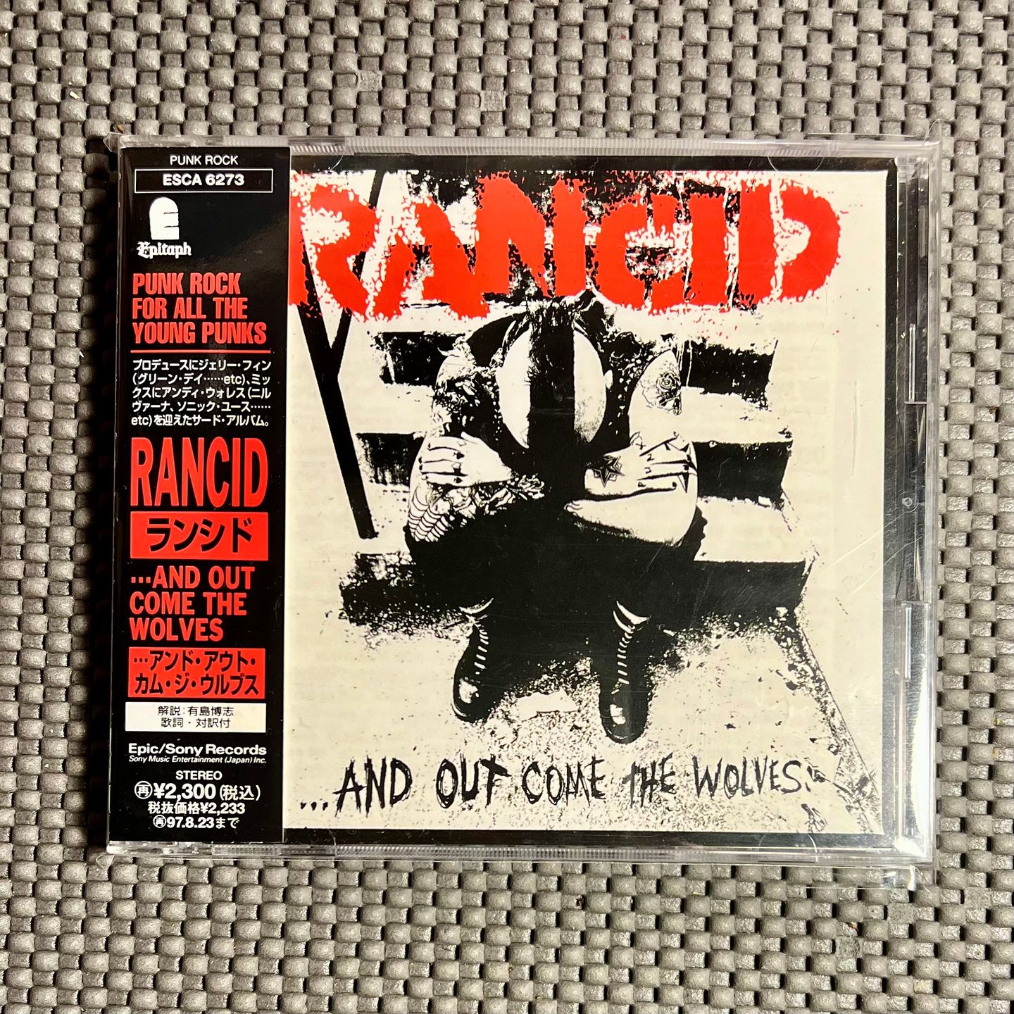 Rancid - ...And Out Come The Wolves [CD - 1st Japan Press - 1995 - Mint/Mint] | Epitaph (ESCA 6273)