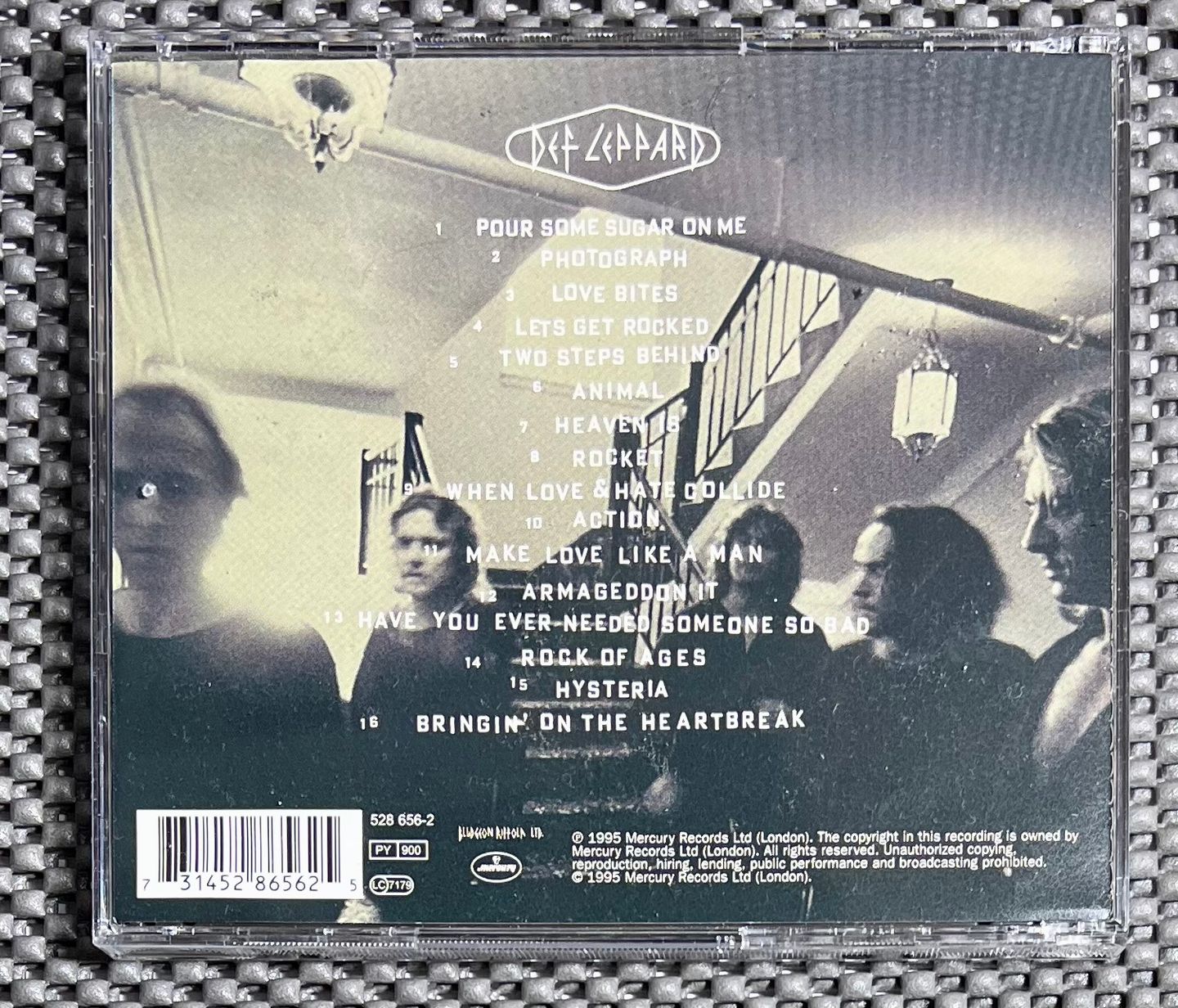 Def Leppard - Vault (Def Leppard Greatest Hits 1980-1995) | Mercury (528 656-2) - 2 Def Leppard - Vault (Def Leppard Greatest Hits 1980-1995) | Mercury (528 656-2) - 2