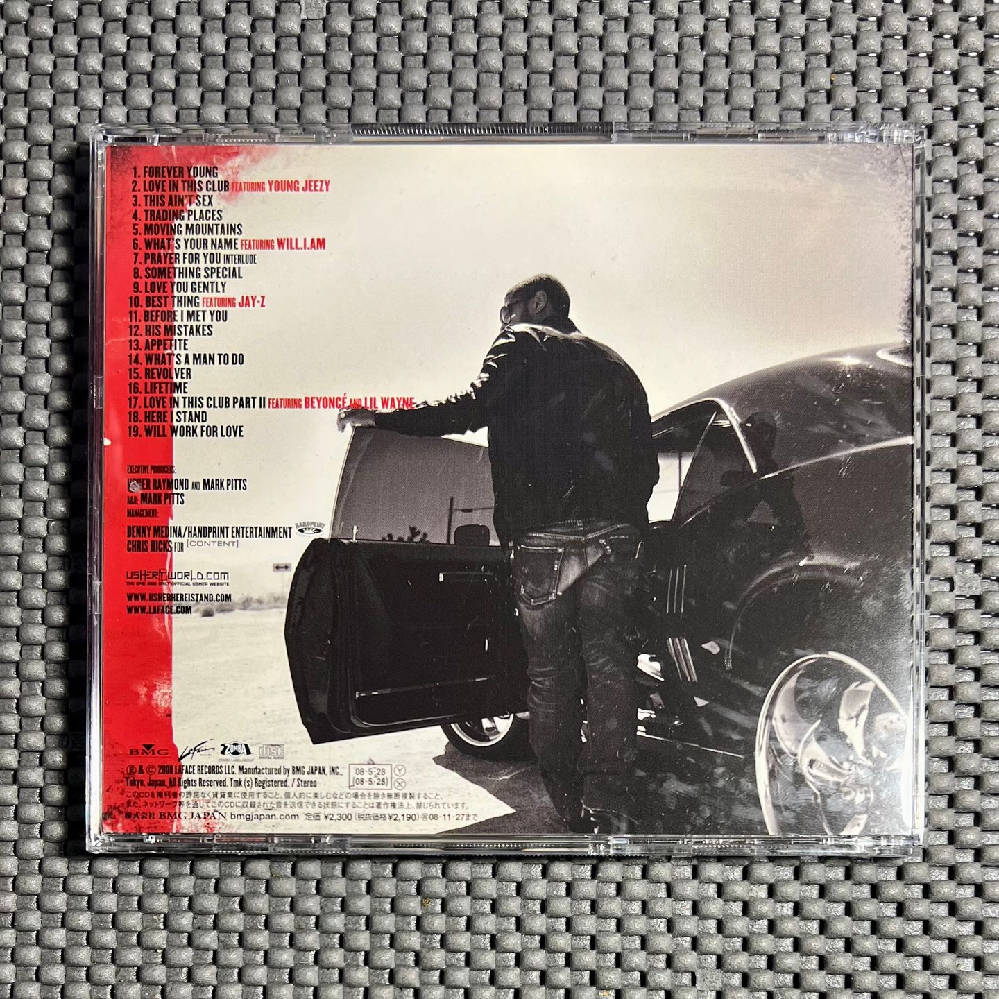 Usher - Here I Stand | LaFace Records (BVCP-24136) - 2 Usher - Here I Stand | LaFace Records (BVCP-24136) - 2