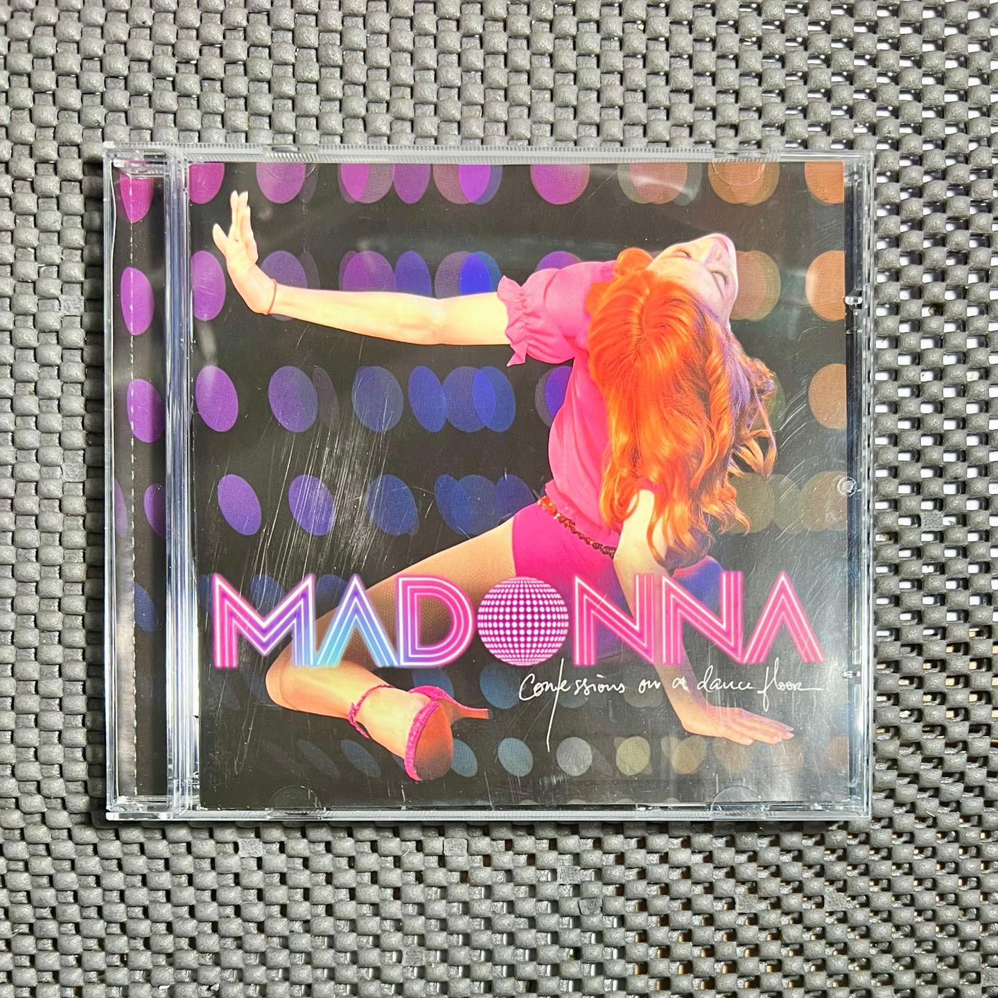 Madonna - Confessions On A Dance Floor | Warner Bros. Records (9362-49460-2) Madonna - Confessions On A Dance Floor | Warner Bros. Records (9362-49460-2)