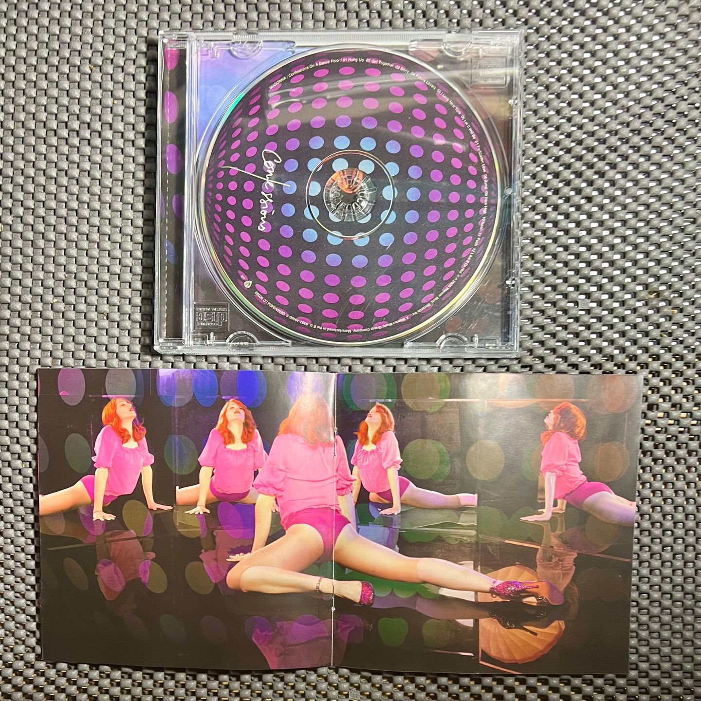 Madonna - Confessions On A Dance Floor | Warner Bros. Records (9362-49460-2) - 3 Madonna - Confessions On A Dance Floor | Warner Bros. Records (9362-49460-2) - 3