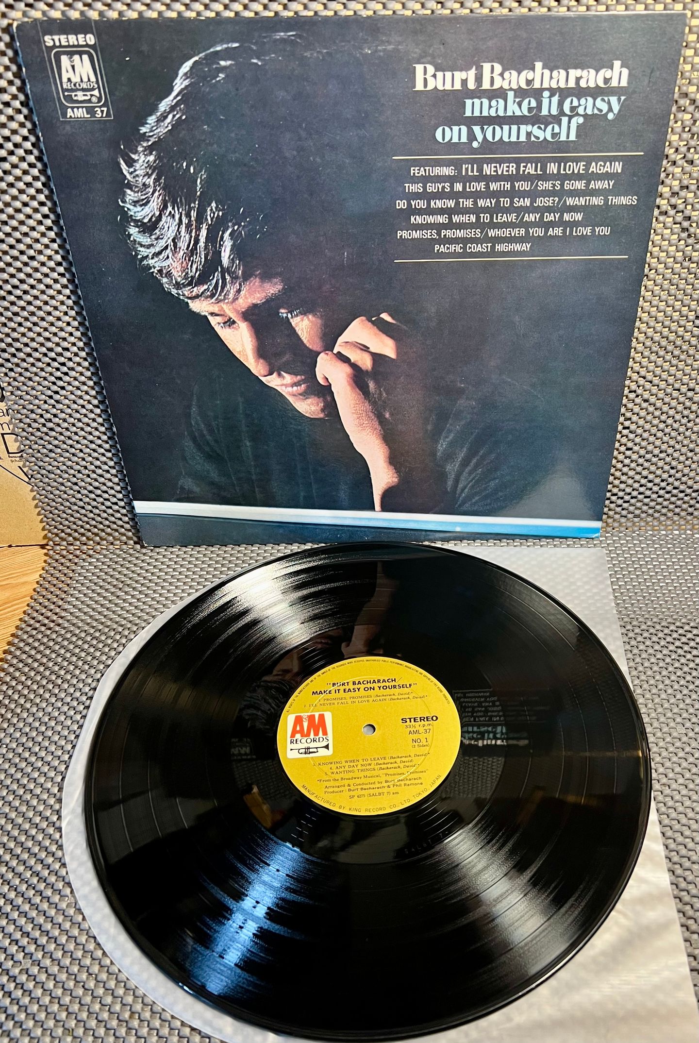 Burt Bacharach - Make It Easy On Yourself [Vinyl LP - 1st Japan Press - 1969 - EX/VG+] | A&M Records (AML 37) - 2