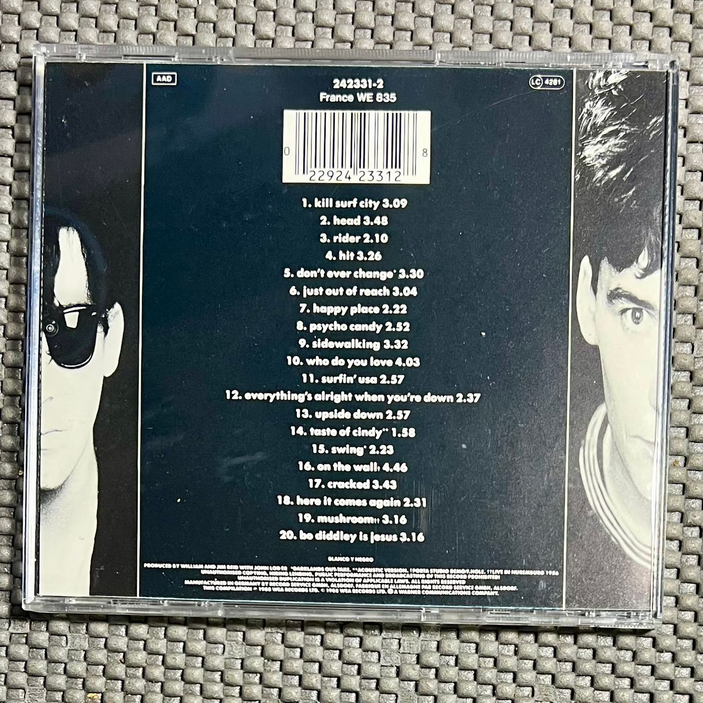 The Jesus And Mary Chain - Barbed Wire Kisses (B-Sides And More) [CD - 1st EU Ed. 1988 - Blanco Y Negro 242331-2 - Mint]  Noise Pop | Blanco Y Negro (242331-2) - 2