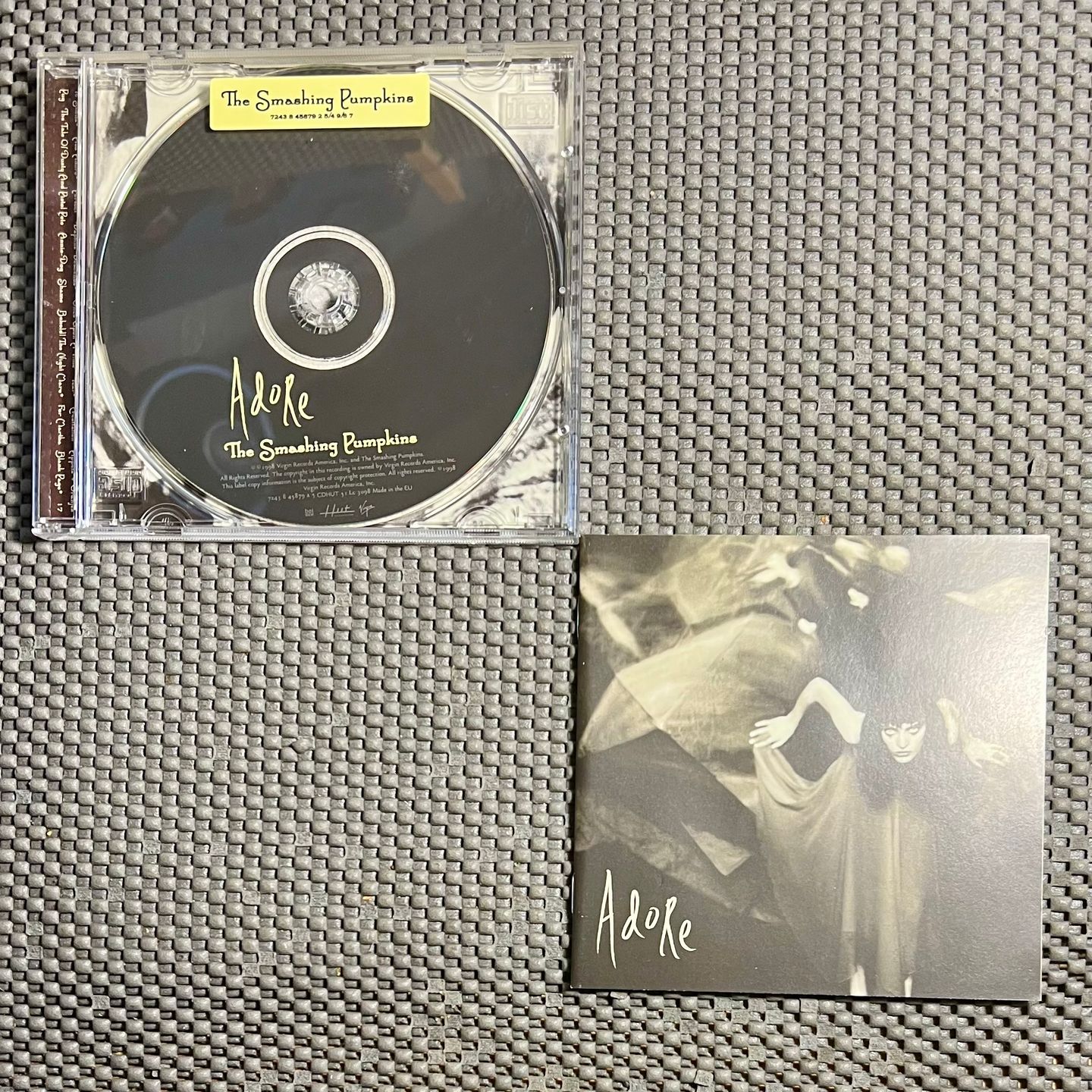 The Smashing Pumpkins - Adore [CD - 1st EU Ed. - 1998 - Virgin - Mint] Alt Rock | Virgin (7243 8 45879 2 5) - 3