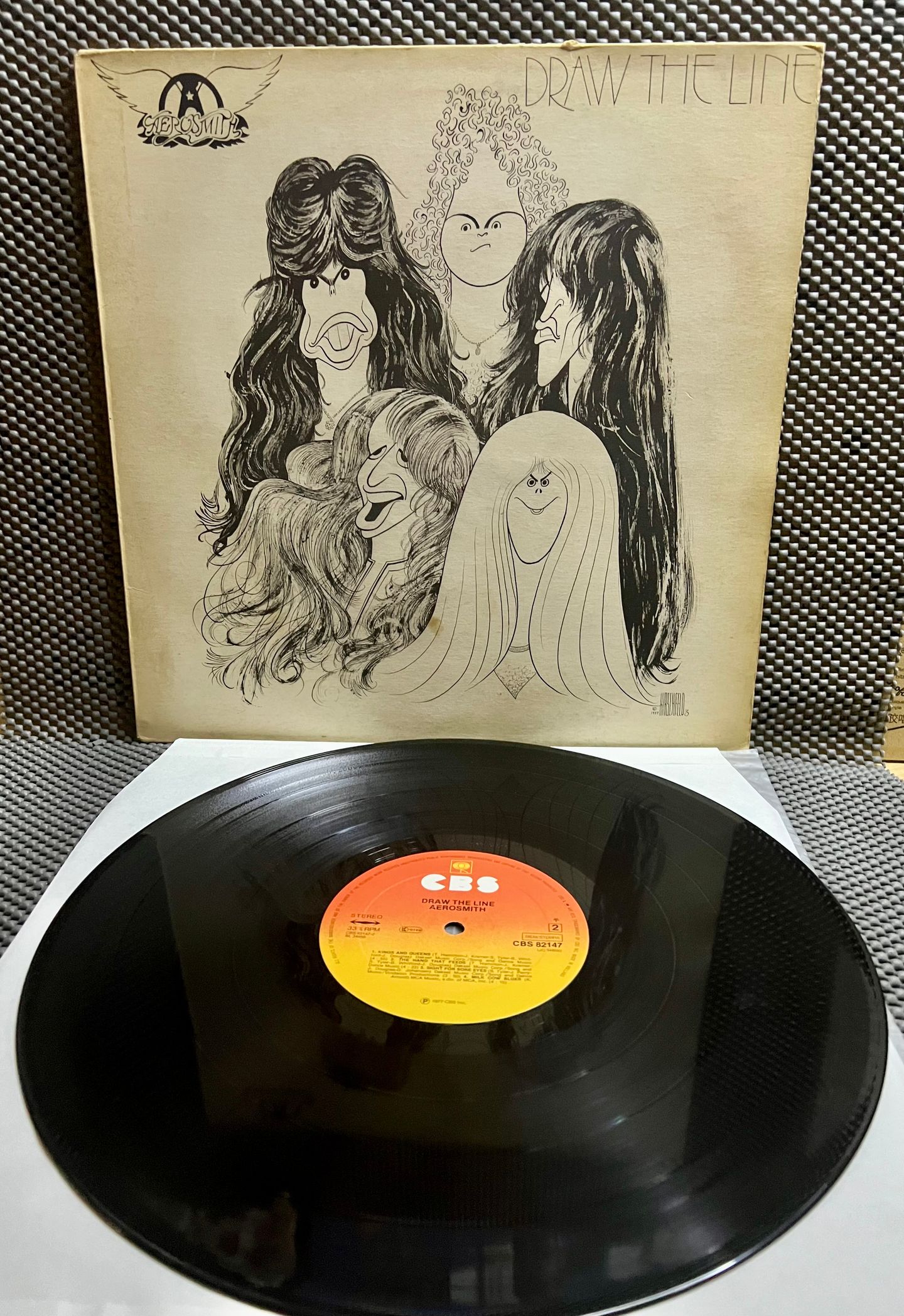 Aerosmith - Draw The Line [Vinyl LP - 1st EU press - 1977 - CBS 82147 - VG+/VG+] | CBS (82147)