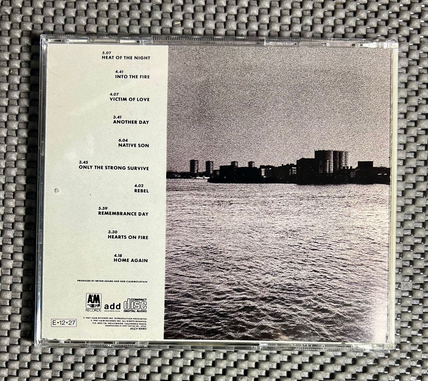 Bryan Adams - Into The Fire | A&M Records (PCCY-10082) - 2