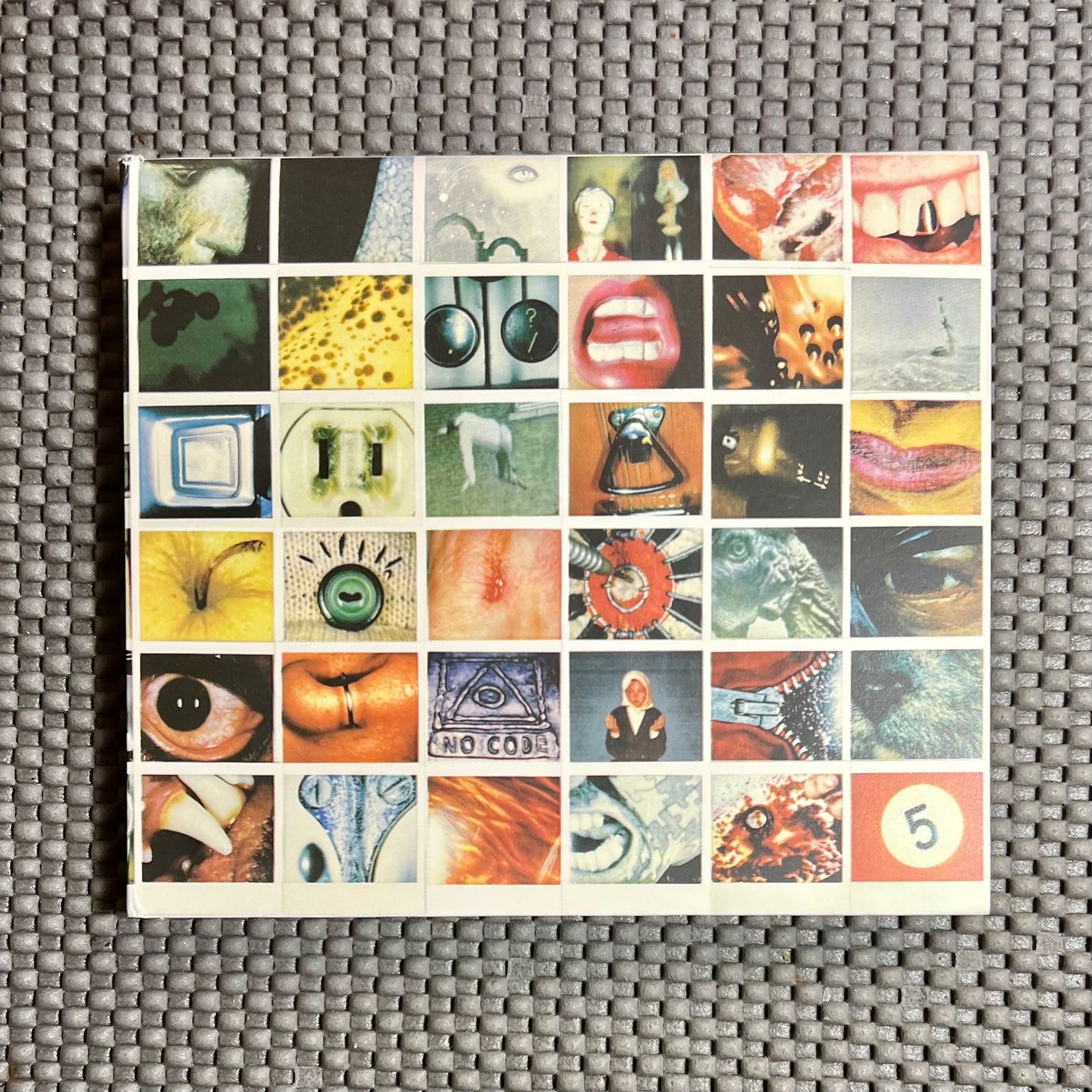 Pearl Jam - No Code [CD - 1st US Press - 1996 - Mint / Mint] | Epic (EK 67500)