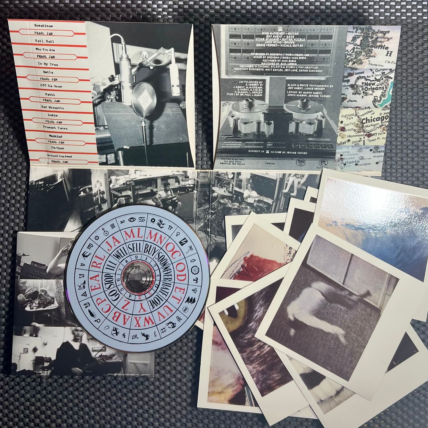 Pearl Jam - No Code [CD - 1st US Press - 1996 - Mint / Mint] | Epic (EK 67500) - 5