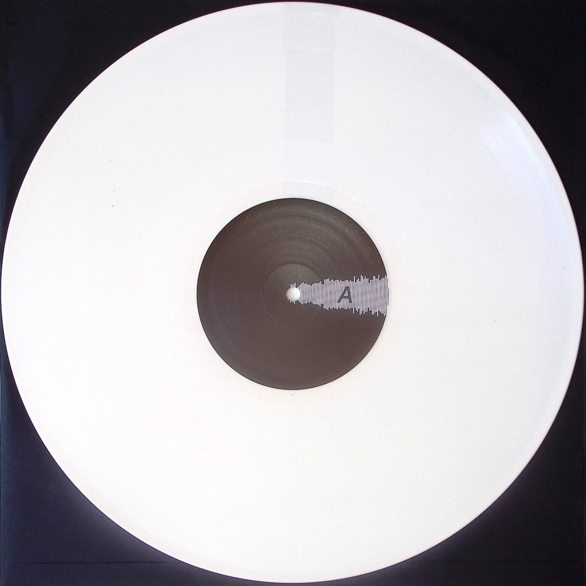 Basicnoise - Echoes From Iconia | spclnch (SPCLNCH-BLACK-02)