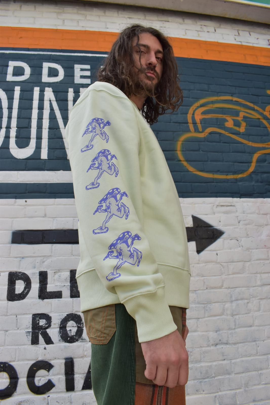 I'm In Heaven - Sweater - STEM GREEN - M