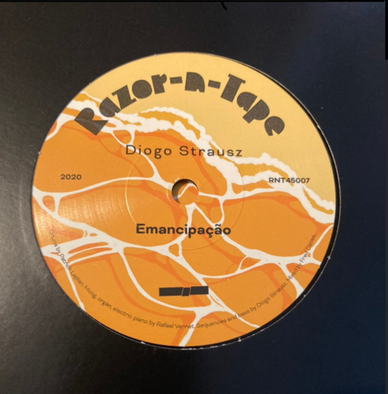 Diogo Strausz - Emancipação | Razor-N-Tape 45 (RNT45007) - main