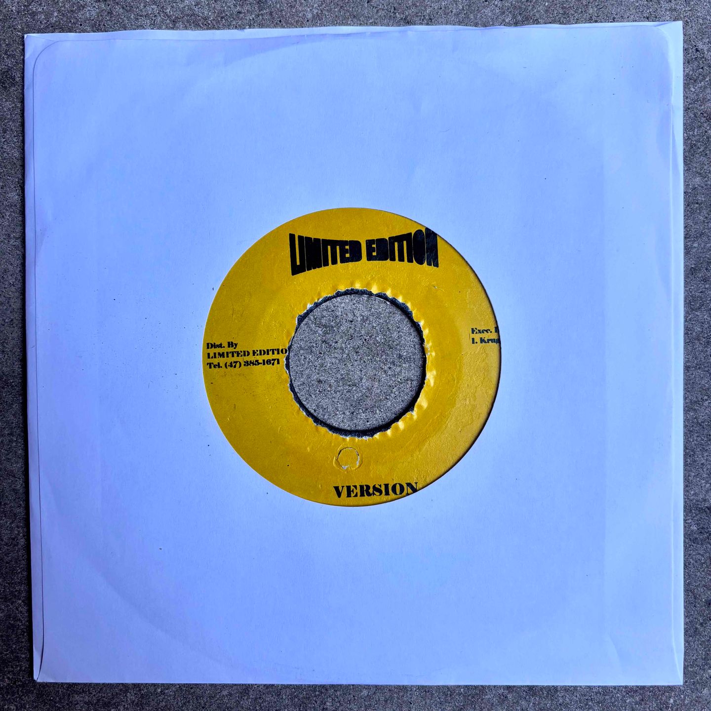 Dennis Brown & Don Yute - Don't Want To Be No General / Living In A Dream | Limited Edition (none) - 2 Dennis Brown & Don Yute - Don't Want To Be No General / Living In A Dream | Limited Edition (none) - 2