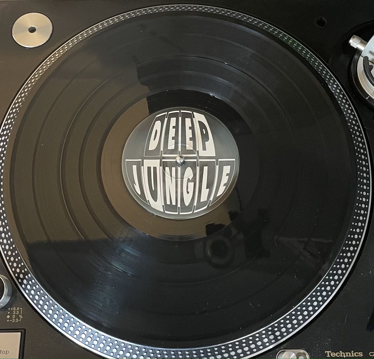 Dwarde & Tim Reaper - Aquatics / Holding On / Realisation / Ghost Mutt | Deep Jungle (DAT 057) - 2